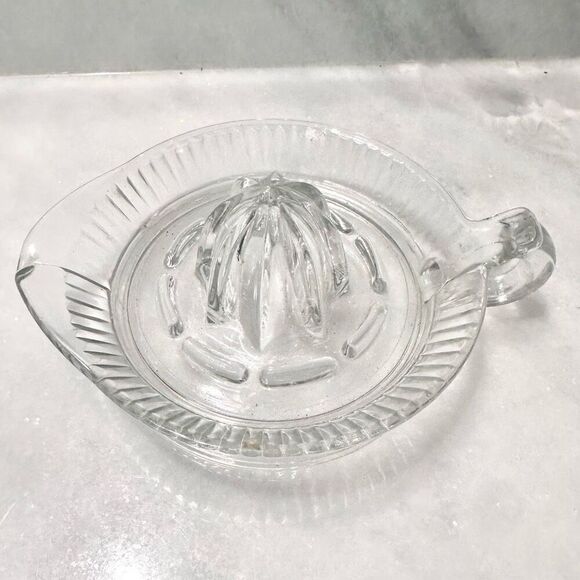 Vintage Glass Citrus Orange Lemon Lime Juicer Clear Ribbed Reamer - Picture 2 of 2